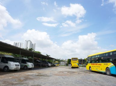 Bãi giữ ô tô 7 đến 16 chỗ có mái che Quận 2